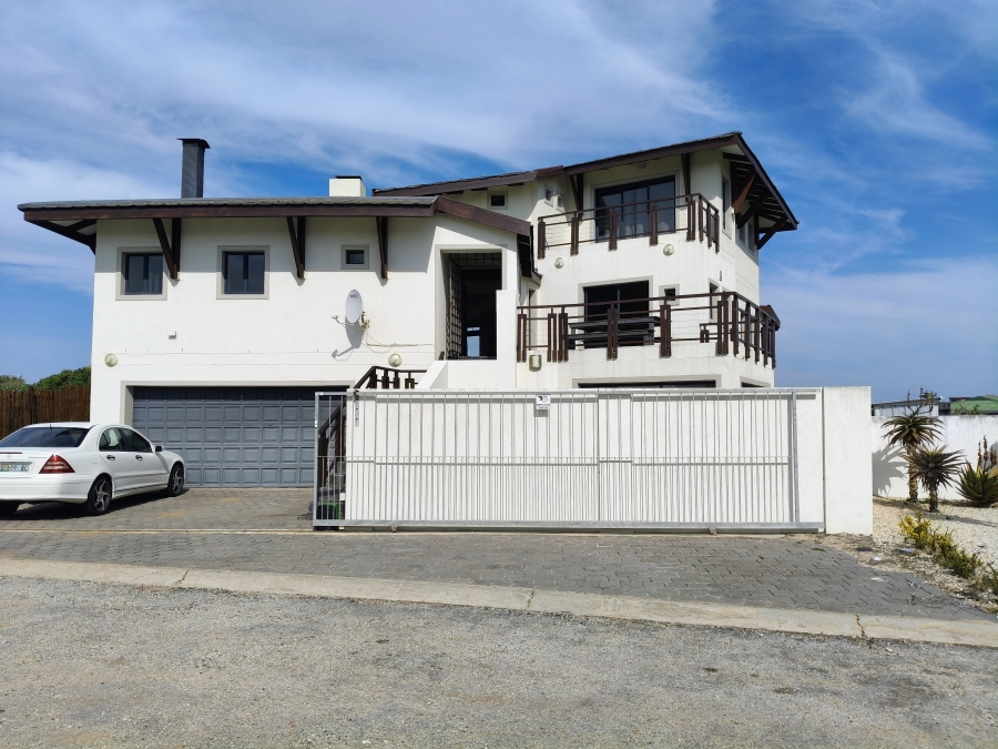 6 Bedroom Property for Sale in Paradise Beach Eastern Cape